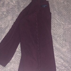 Maroon American Eagle Sweater w sleeve stitching
